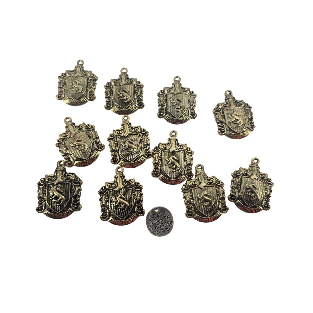 Harry Potter Charms Unisex OS Hufflepuff Crest Antique Gold 10pc Set EUC